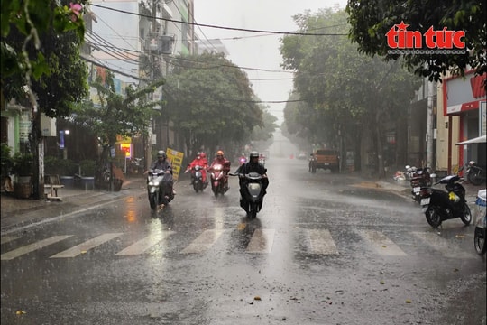Cảnh báo dông, sét tại TP Hồ Chí Minh
