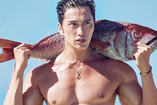 Hình thể như thanh niên của người mẫu 60 tuổi