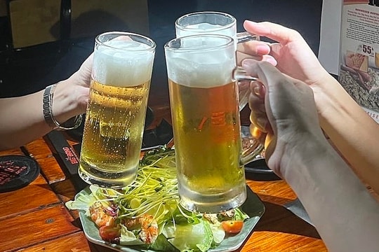 Ai dễ bị tăng acid uric?