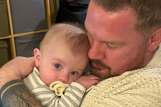 Hơn 60 trẻ sơ sinh tại Anh nhập viện nghi do uống sữa bột nhiễm độc