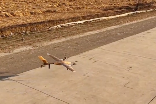 Drone cánh cố định làm từ tre đầu tiên trên thế giới