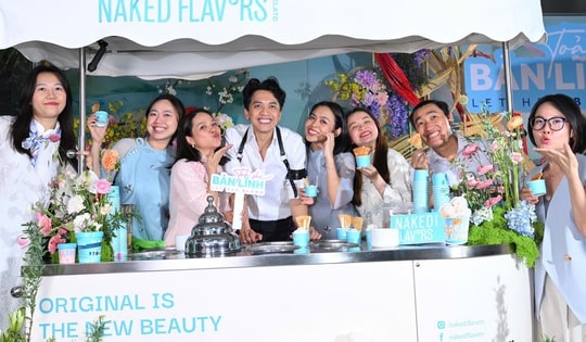 Chủ tịch ACB gây sốt mạng xã hội với clip tặng kem cho nhân viên nữ dịp 8-3