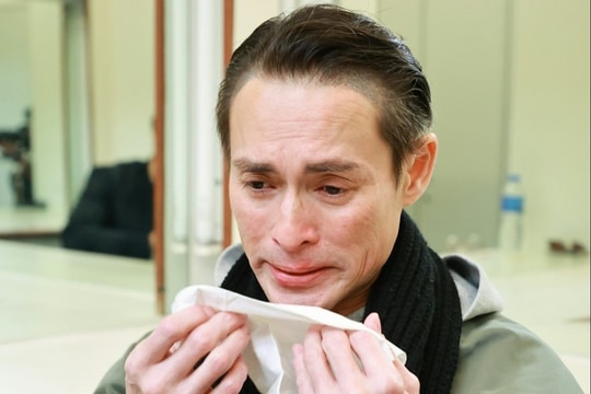 Diễn viên Tuấn Kiệt suy sụp