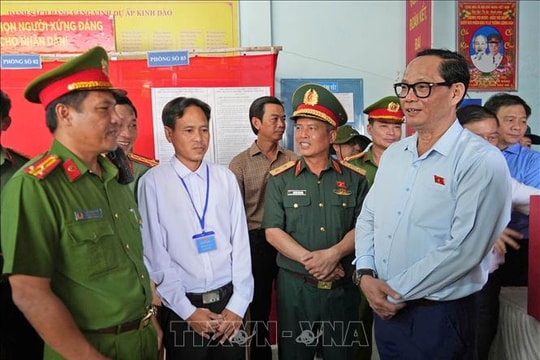 Kiểm tra công tác chuẩn bị bầu cử tại Đất Mũi