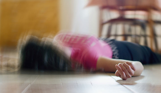 Cô gái 18 tuổi đau dữ dội lúc nửa đêm, bác sĩ cảnh báo khẩn 2 sai lầm nhiều người Việt vẫn làm