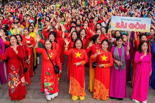 Hơn 58.000 người đồng diễn áo dài tại TP HCM