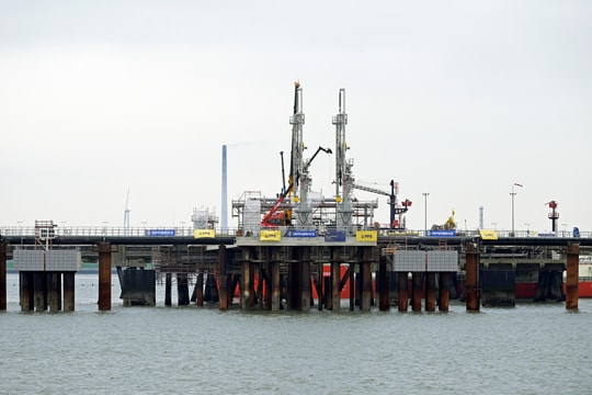 Giá khí đốt ở châu Âu tăng 60%