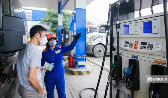 Bộ Tài chính đề xuất giảm thuế nhập xăng dầu về 0% do căng thẳng Trung Đông