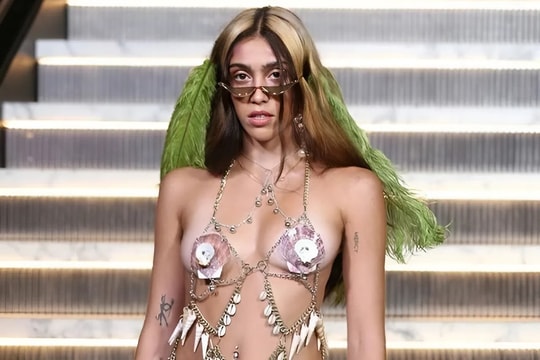 Con gái Madonna ngày càng táo bạo