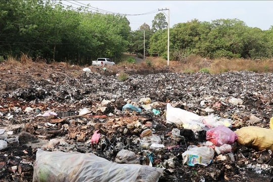 Đồng Nai: Bãi rác lộ thiên ở Long Hà gây ô nhiễm suốt nhiều năm
