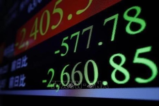 Đà tăng mạnh của giá dầu khiến chứng khoán Nhật Bản và đồng yen giảm