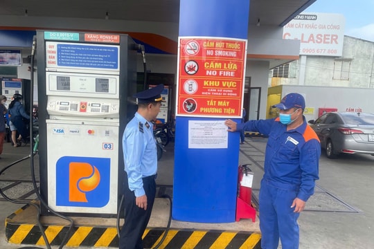 Tăng cường kiểm tra việc kinh doanh xăng dầu, ngăn chặn găm hàng, tăng giá