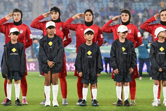 Báo Australia: 'Cầu thủ nữ Iran làm biểu tượng cầu cứu'