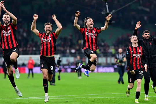 Modric mua 60 vé mời người thân xem trận derby Milan