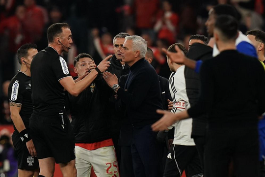 Mourinho tố bị gọi là 'kẻ phản bội' 50 lần