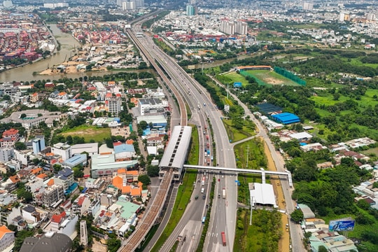 Nhiều nhà đầu tư địa ốc 'xả hàng' để bớt lỗ