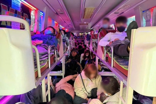 Bị phạt hơn 220 triệu đồng vì chở quá 41 người