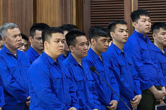 Thành viên nhóm 'phế liệu chiến tranh BW' đột nhập bảo tàng trộm nhiều súng AK