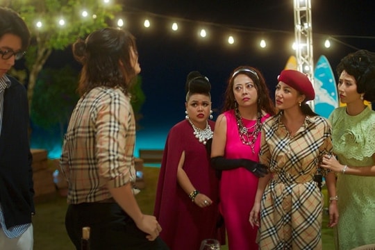 'Nhiều ca sĩ, diễn viên hài chỉ biết trợn mắt, cau mày trên phim Việt'