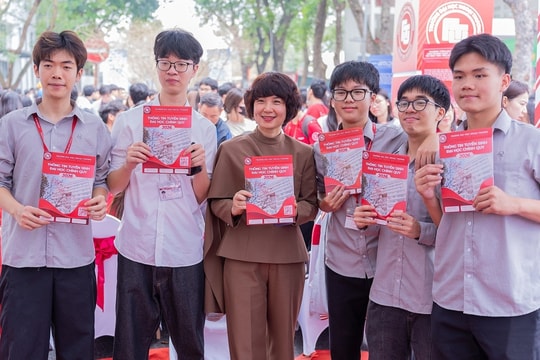 Đại học Ngoại thương quy đổi 8.0 IELTS thành 10 điểm thi tốt nghiệp