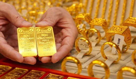 Giá vàng chiều nay 9/3: Căng thẳng Trung Đông, ngược với giá dầu tăng, giá vàng lại giảm sâu