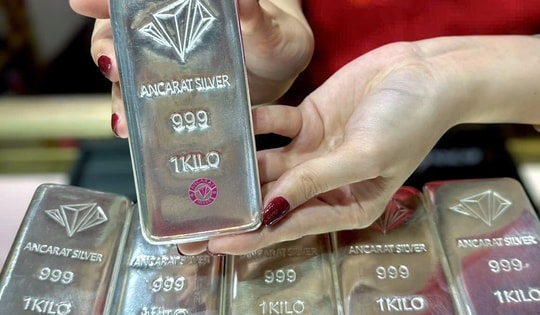 Giá bạc hôm nay 9-3: Giảm mạnh cùng với vàng khi giá dầu thô vượt 110 USD/thùng