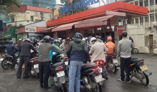 Bộ Công an cùng phối hợp kiểm tra, xử lý găm hàng xăng dầu chờ tăng giá