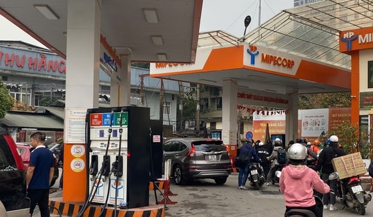 Giá xăng dầu biến động bất thường, đề xuất tăng 20% trở lên trong 1 tháng sẽ dùng Quỹ Bình ổn giá