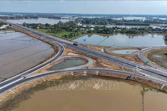 Nghẽn mặt bằng dự án cao tốc, Cần Thơ yêu cầu xử lý trước 15/4
