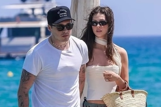 Thời trang du lịch của vợ chồng Brooklyn Beckham