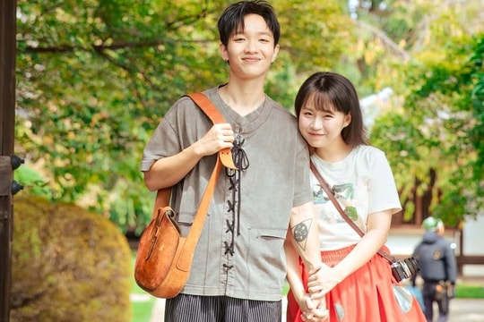 6 năm yêu bình dị của ca sĩ Hoàng Dũng