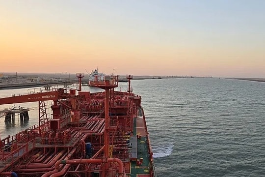 Thách thức với kế hoạch mở lại eo biển Hormuz của ông Trump