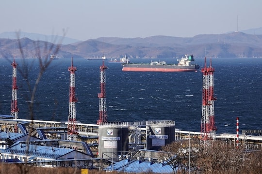 Giá dầu thế giới quay đầu giảm