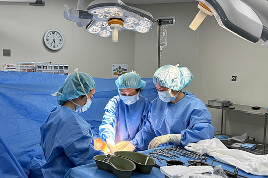 Cứu du khách Philippines vỡ tử cung do mang bầu sát vết mổ cũ