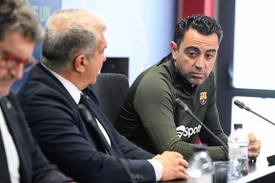 Xavi 'tiền hậu bất nhất' thế nào về mâu thuẫn Messi - Laporta