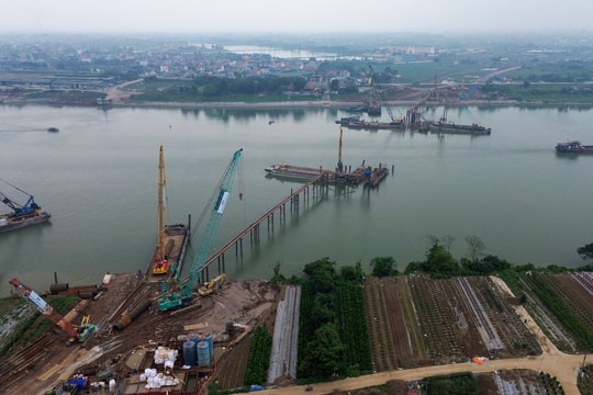 Tiến độ bảy cầu mới bắc qua sông Hồng