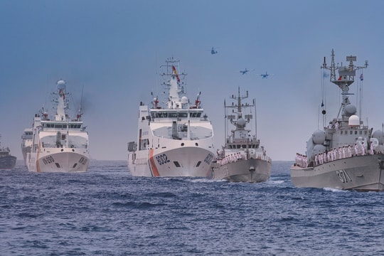 Hải quân Việt Nam - Trung Quốc huấn luyện chung trên biển Vịnh Bắc Bộ