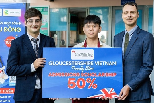 UEF xét học bổng cử nhân quốc tế bằng điểm học bạ