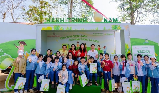 Chuyện chưa kể về những "người gieo lành" trong chương trình Sữa đậu nành học đường