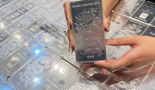 Giá bạc hôm nay 10-3: Bạc tăng vọt lên hơn 93 triệu đồng/kg