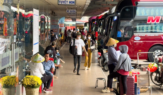 Giá xăng dầu tăng mạnh: Doanh nghiệp gấp rút tối ưu chi phí