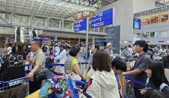 Nữ du khách Việt “toát mồ hôi” tìm vé về nước giữa lúc chiến sự Trung Đông căng thẳng