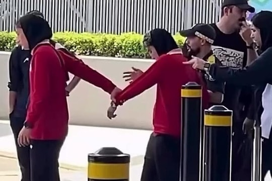 Iran cáo buộc Australia bắt cóc cầu thủ