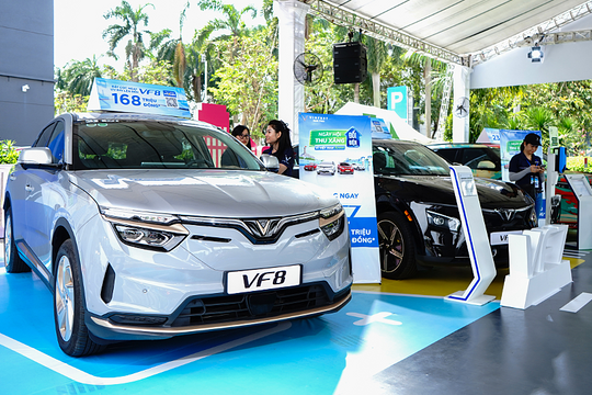 Vingroup hỗ trợ người dùng 'thu xăng - đổi điện'