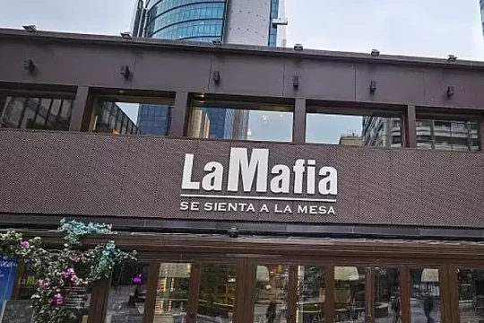 Chuỗi nhà hàng 'Mafia ngồi vào bàn' bị buộc đổi tên