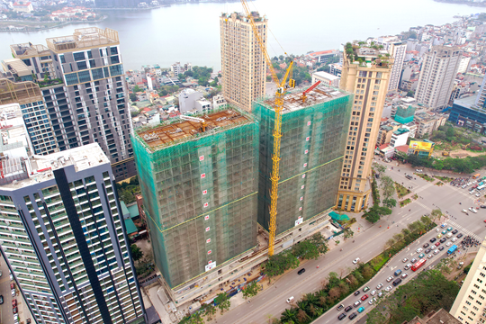 Dự án Celestine Westlake ven hồ Tây sắp cất nóc