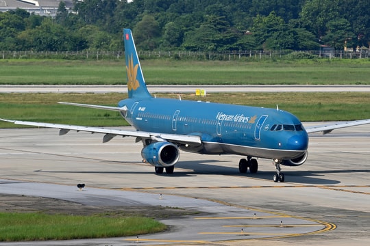 Đề xuất phụ thu nhiên liệu, điều chỉnh giá trần vé máy bay nội địa