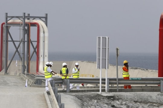 Hai đường ống thành cứu cánh của thế giới khi Eo biển Hormuz bị phong tỏa