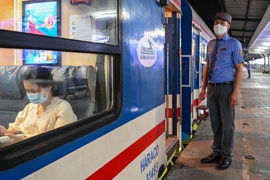 Vé tàu khách tăng 10% do tăng giá dầu diesel