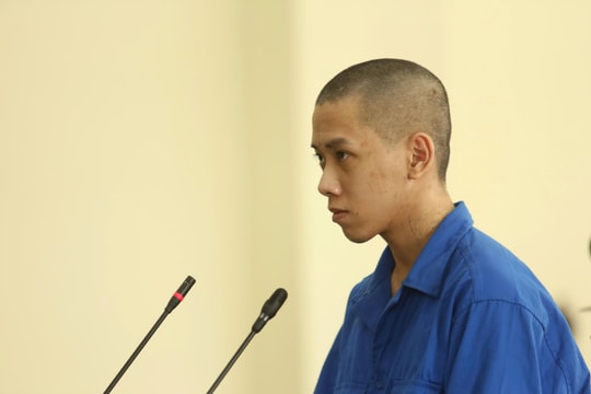 Đâm chết cậu ruột sau khi bị dọa 'báo công an'